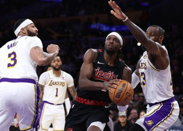 开云体育app下载-坐吃山空还是孤注一掷？第三星问题仍在困扰湖人